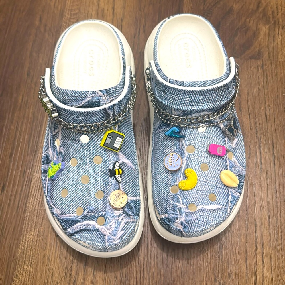 SOLD on a different platform***Crocs Mega Crush Clog
SZA Denim